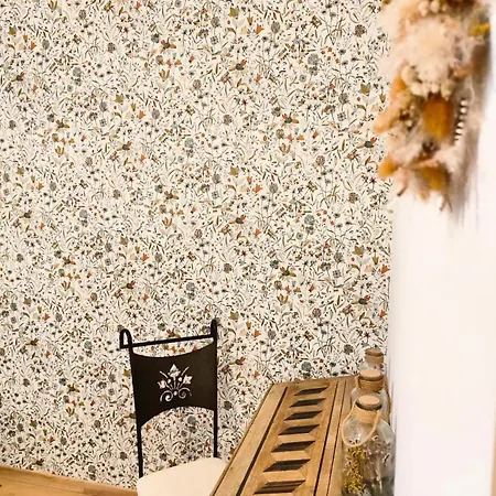 La Source De Nos Racines, De Caractère 3*