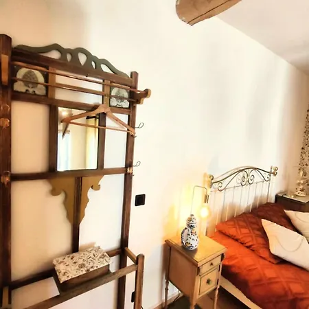 La Source De Nos Racines, De Caractère